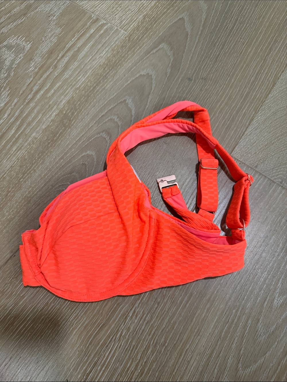 Textured Red Underwire Bikini Set - Picture 3 of 5